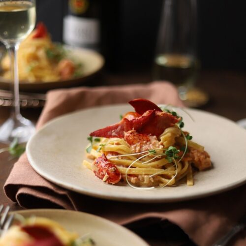 https://thegourmetbonvivant.com/wp-content/uploads/2022/01/lobster-pasta-1200x1200-1-500x500.jpg