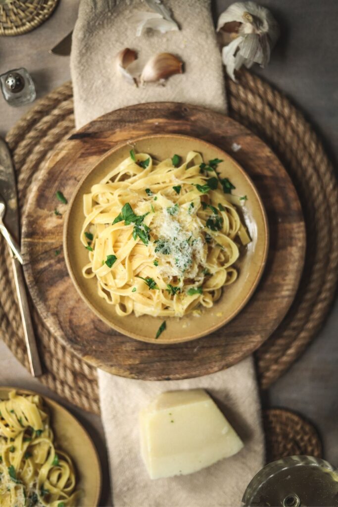 A photo of pasta aglio e olio, or pasta without sauce.