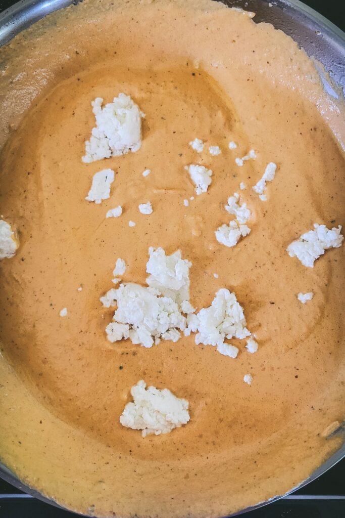 Sauce with goat cheese