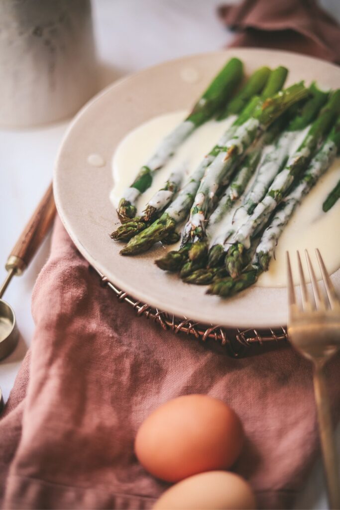 Asparagus with mousseline sauce and a few eggs. 