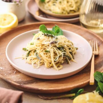 Asparagus and lemon pasta with white wine.